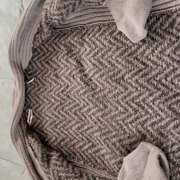 country concepts plus gray sweater - Picture 4 of 7